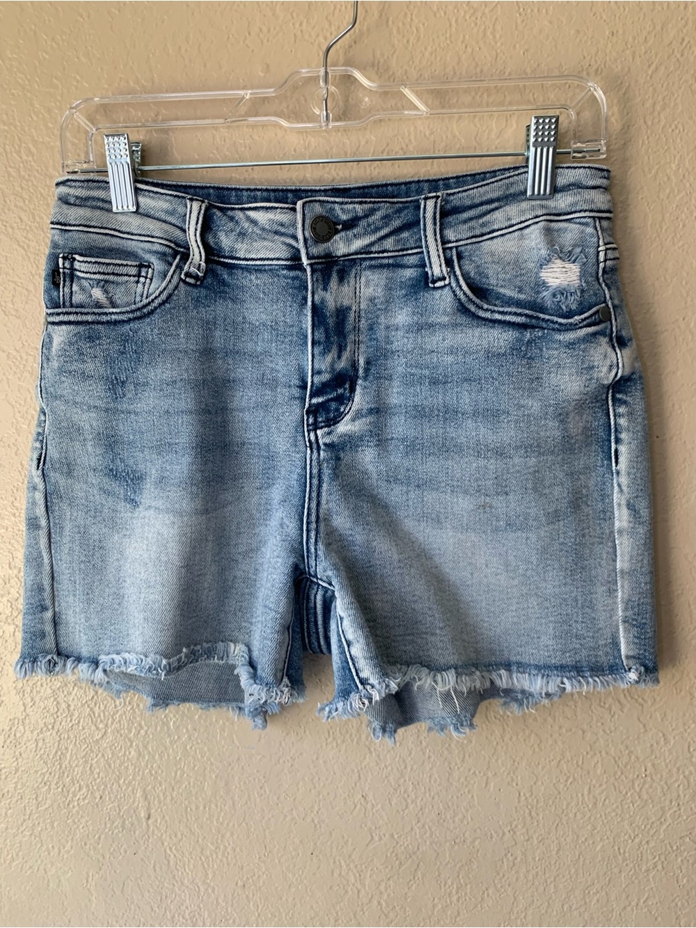 Judy Blue Light Wash Stretch Distressed Denim Shorts Size M